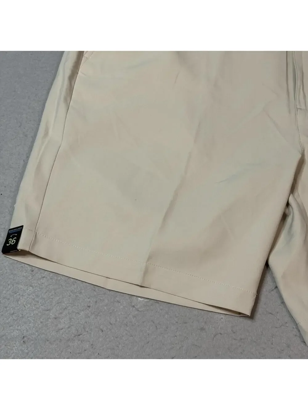 Roundtree & Yorke Performance Men’s Khaki Golf Shorts Size 36 Classic Fit Stretc - Picture 2 of 13